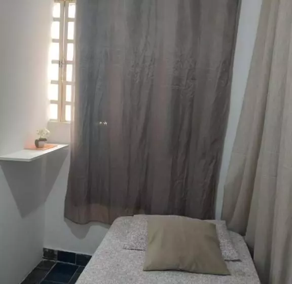 ホテル Quarto Para 1 Pessoa Com Ventilador