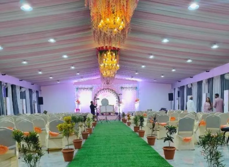 Hotelli Vss Lawns & Resorts Llp