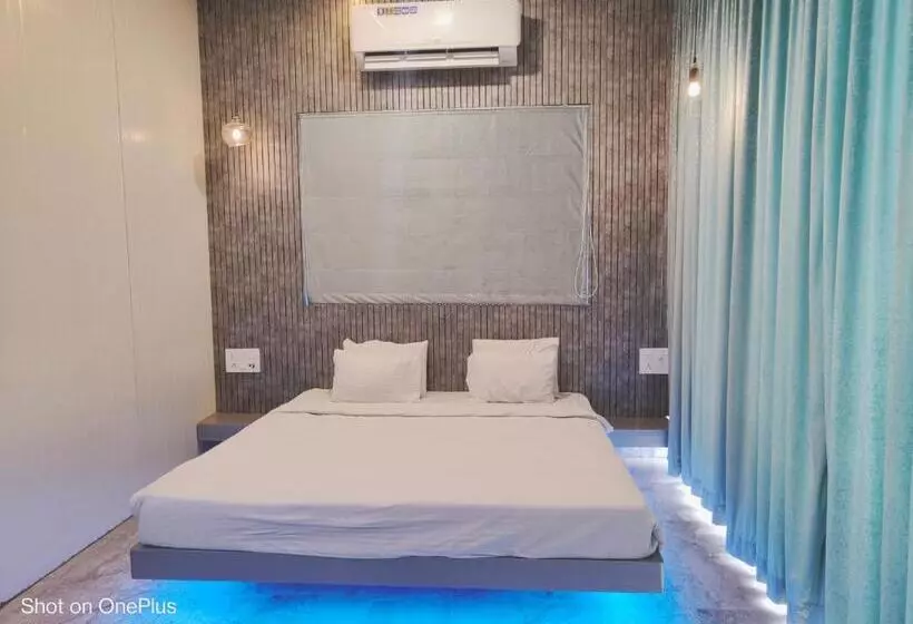 Hotelli Vss Lawns & Resorts Llp