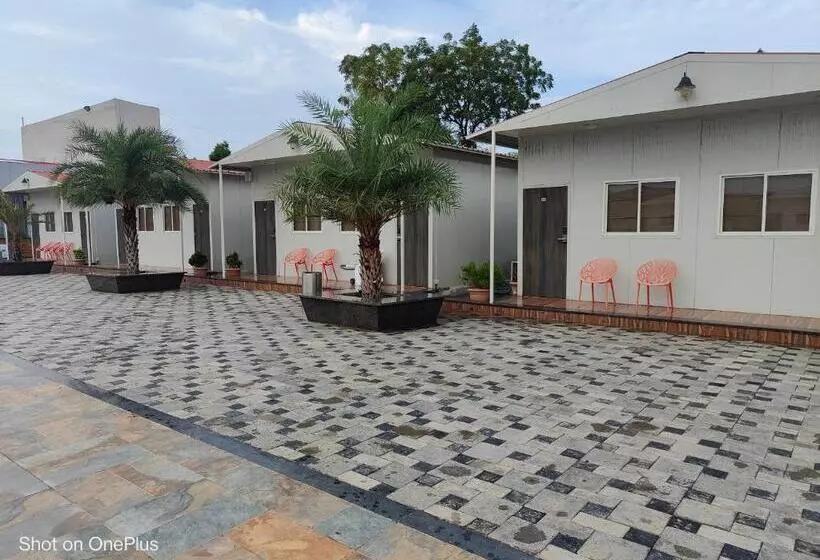 Hotelli Vss Lawns & Resorts Llp
