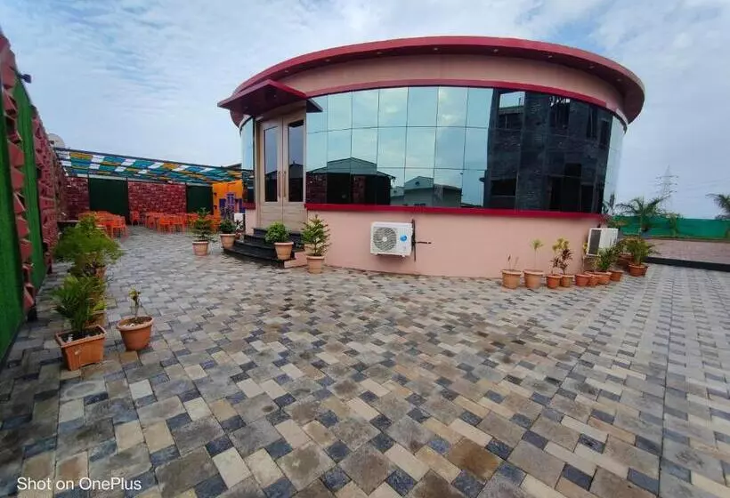 Hotelli Vss Lawns & Resorts Llp