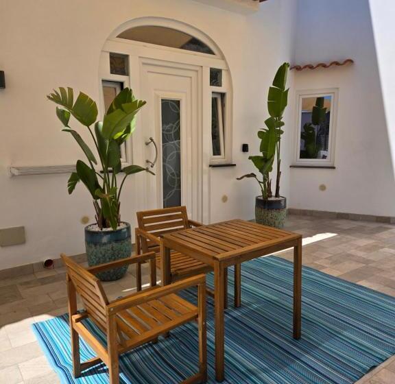 Пансион Chiaia Di Rose Rooms & Apartment