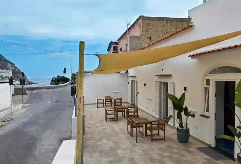 ペンション Chiaia Di Rose Rooms & Apartment