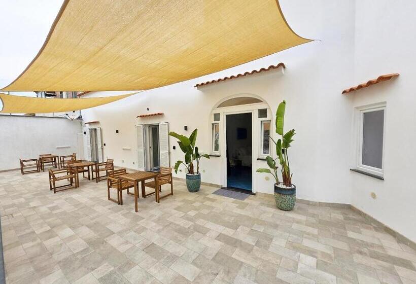 Пансион Chiaia Di Rose Rooms & Apartment