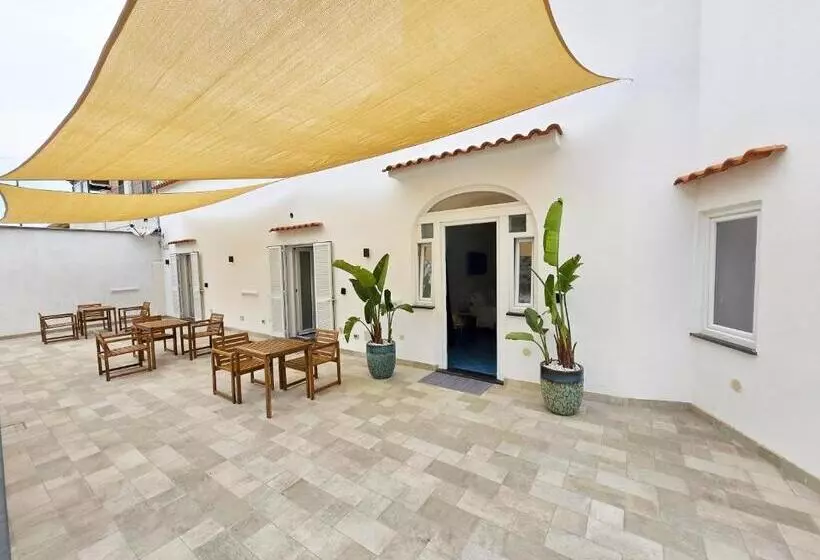 ペンション Chiaia Di Rose Rooms & Apartment