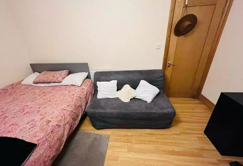پانسیون Dormitorio Grande D08