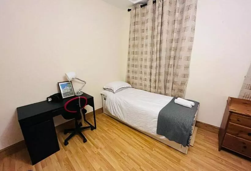 پانسیون Dormitorio Grande D08