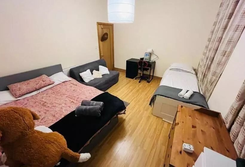 پانسیون Dormitorio Grande D08