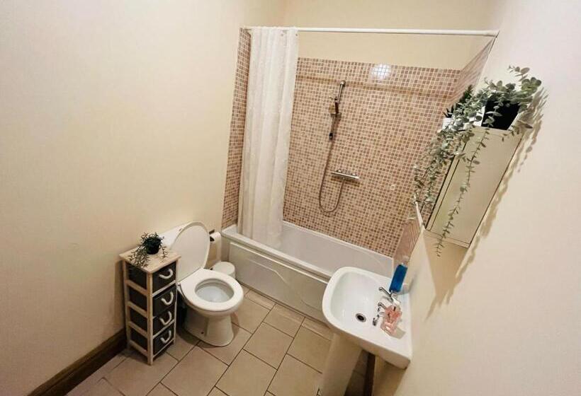 پانسیون Dormitorio Grande D08