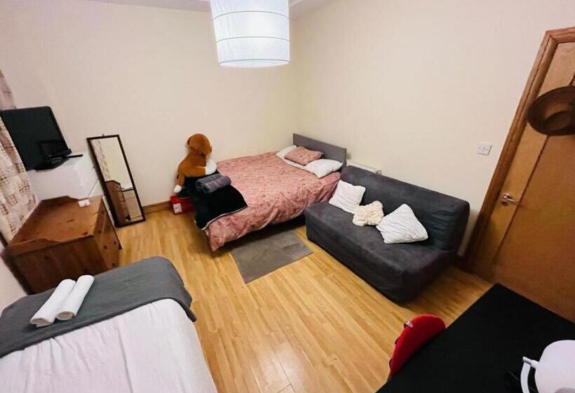 پانسیون Dormitorio Grande D08