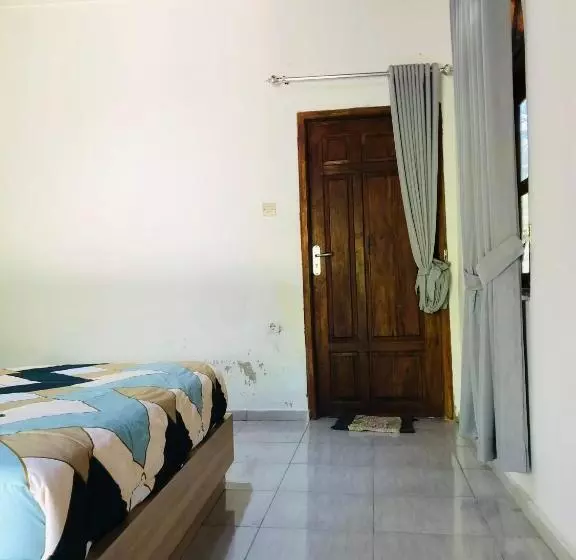 ペンション Sry Ayu Bale Tani Local Room