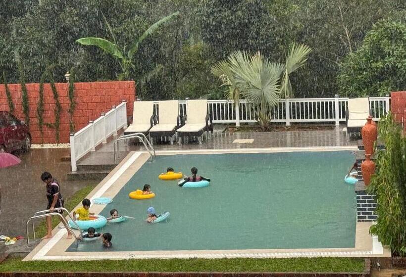 ペンション The Caligo Resort Coorg