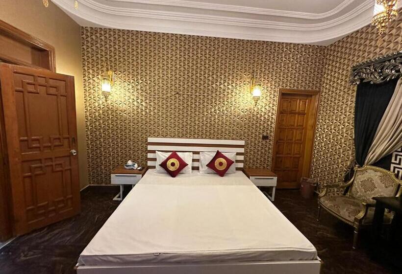 پانسیون The Red Tree Family Guest House