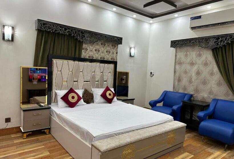 پانسیون The Red Tree Family Guest House