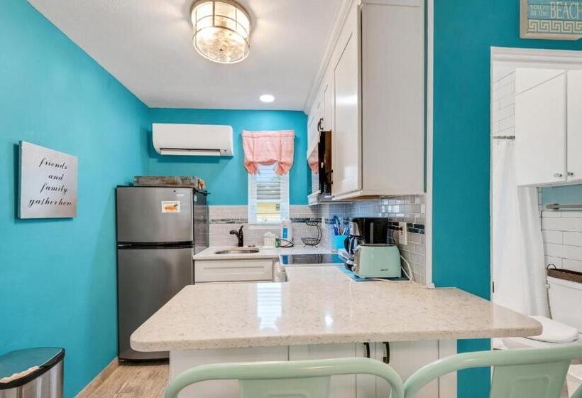 Tropic Terrace Suite #54 Beachfront Resort