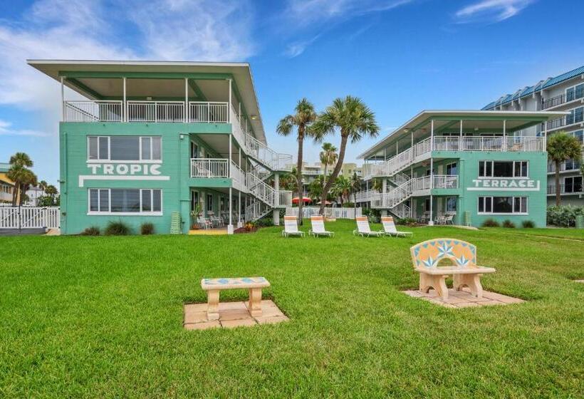 Tropic Terrace Suite #54 Beachfront Resort