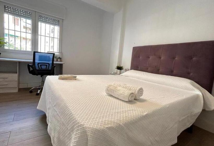 فندق صغير Piso Compartido Delyrent Acosta