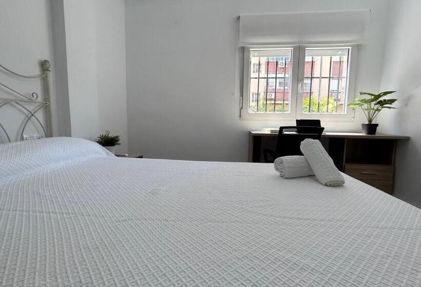 فندق صغير Piso Compartido Delyrent Acosta