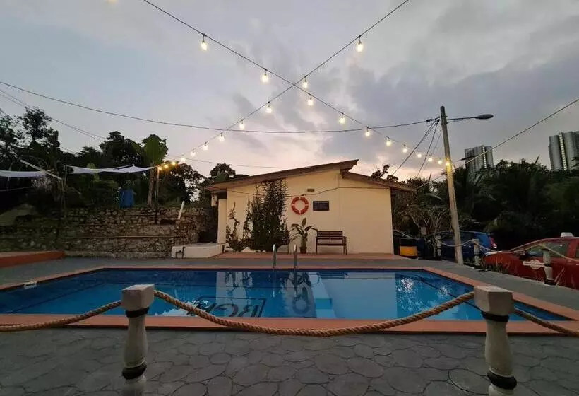 ユースホステル Triple Room With Pool In Bangi