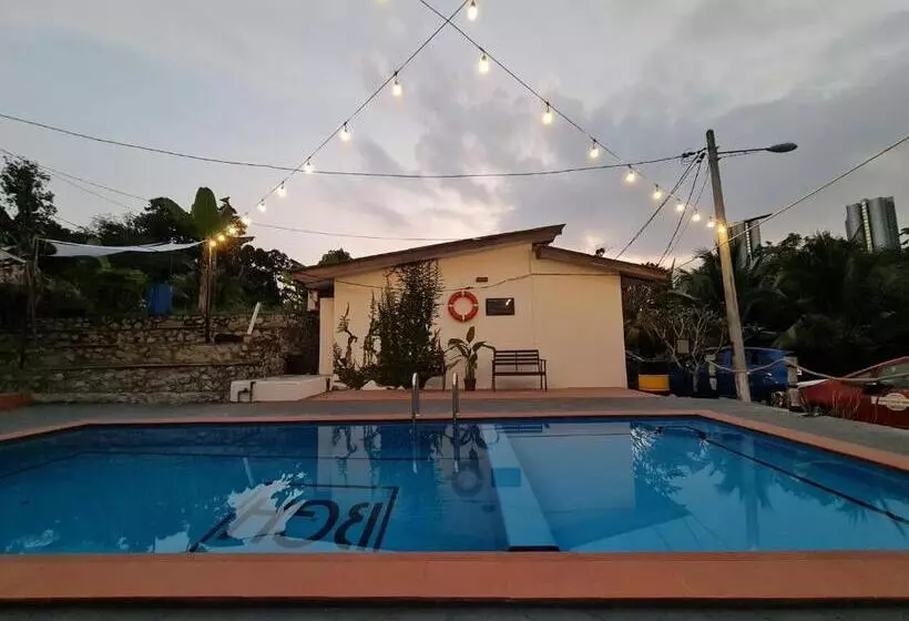 ユースホステル Triple Room With Pool In Bangi