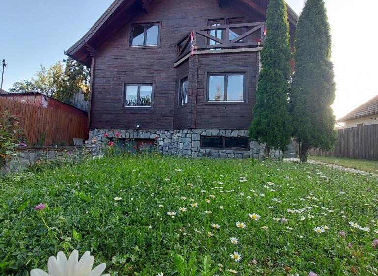 تختخواب و صبحانه Family Retreat