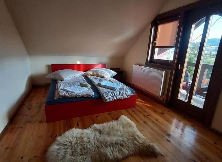 تختخواب و صبحانه Family Retreat