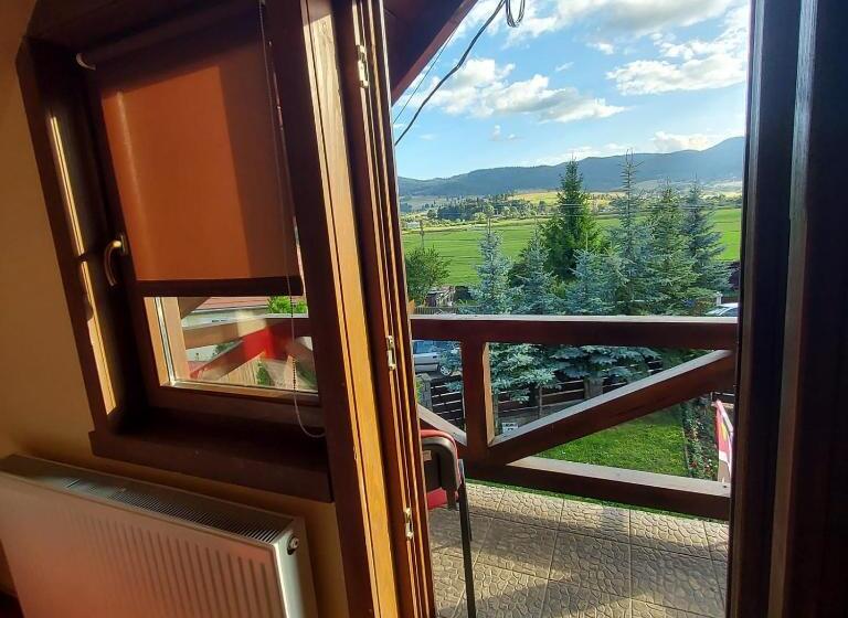 تختخواب و صبحانه Family Retreat