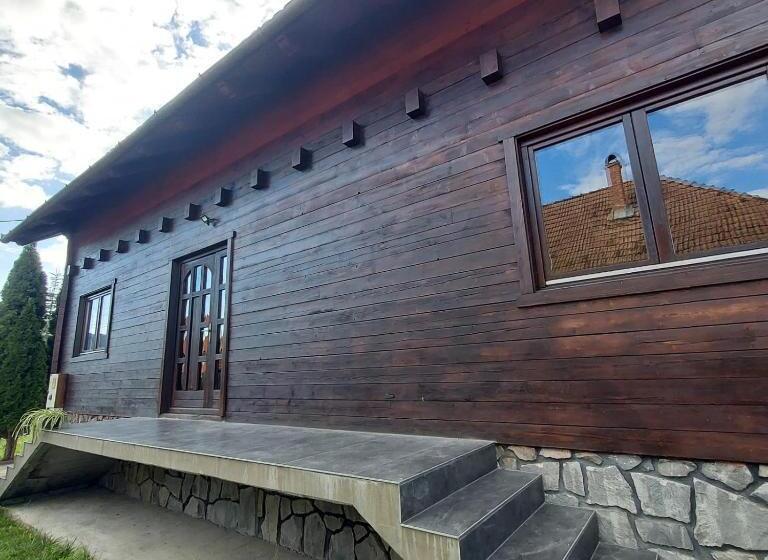 تختخواب و صبحانه Family Retreat