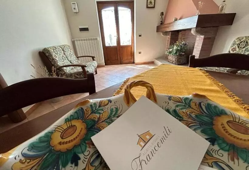 ホテル Agriturismo Francemili
