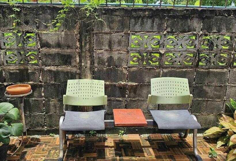 Hotel Nipatra Homestay