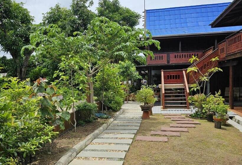 Hotel Nipatra Homestay