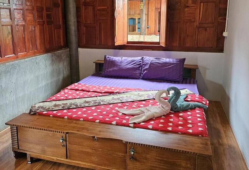 Hotel Nipatra Homestay