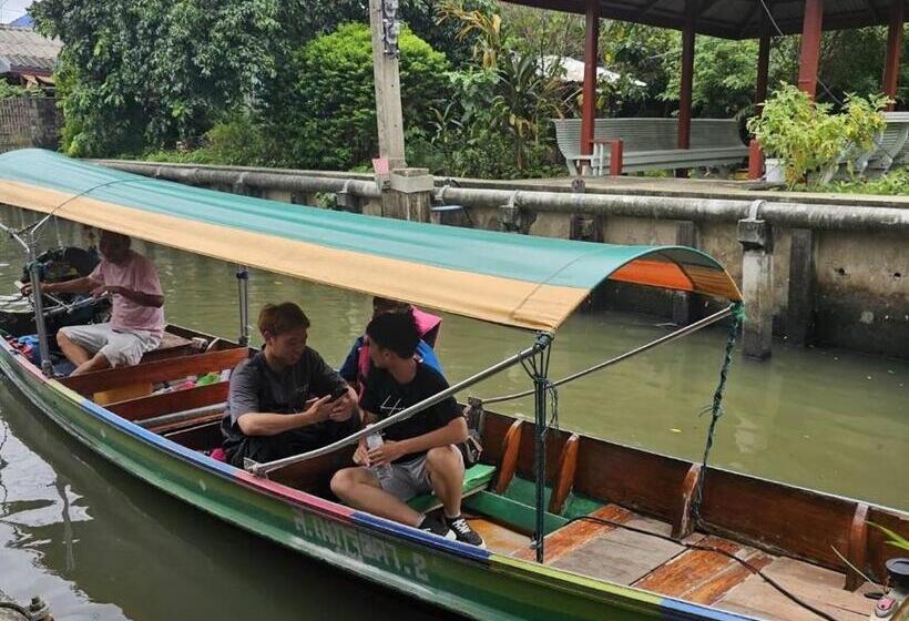 Hotel Nipatra Homestay