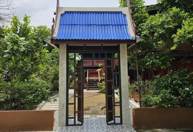 Hotel Nipatra Homestay