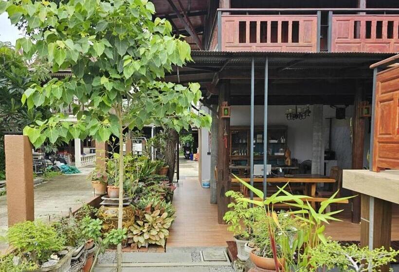 Hotel Nipatra Homestay