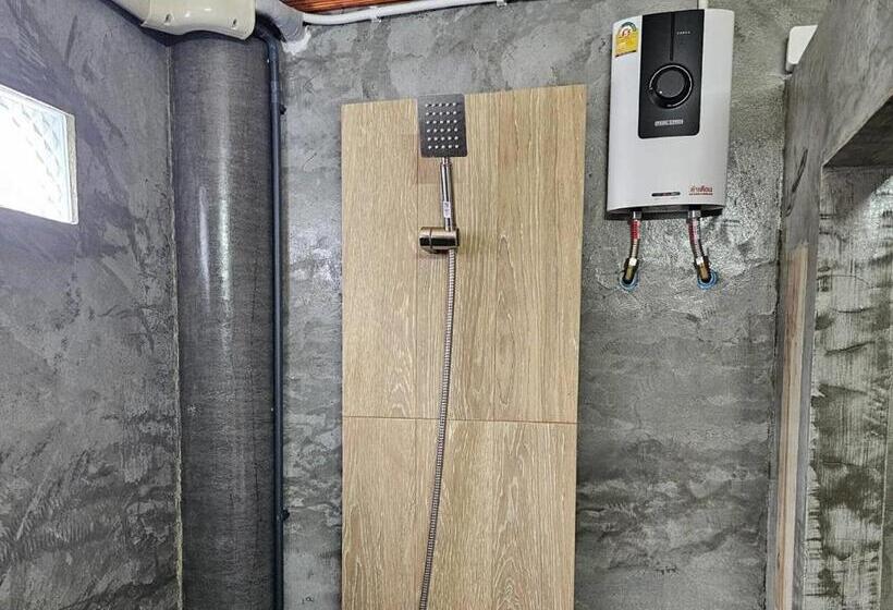 Hotel Nipatra Homestay