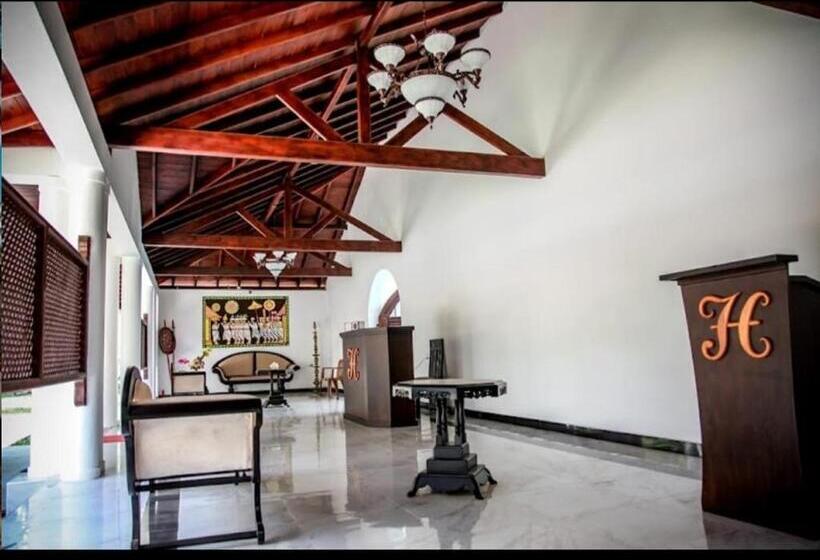 Отель Tharul Hollyday Risort