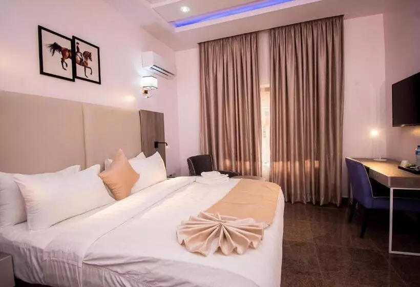 Marchforte Courtyard Hotel & Suites