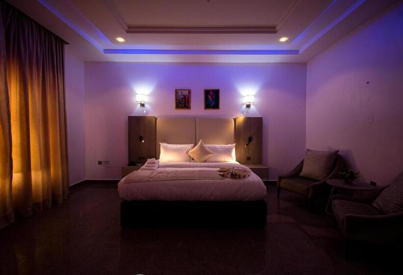 Marchforte Courtyard Hotel & Suites