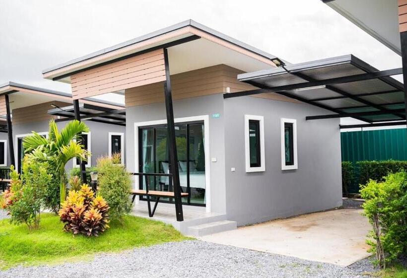 Meena Resort มีนารีสอร์ท