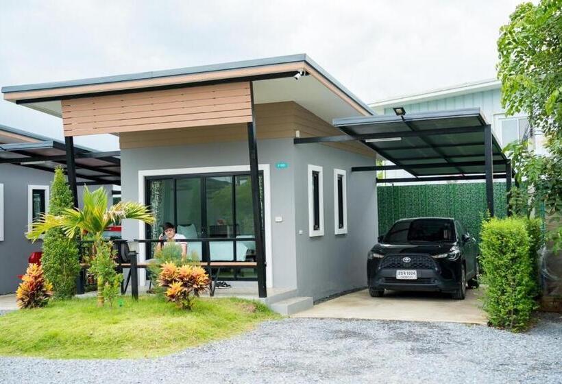 Meena Resort มีนารีสอร์ท