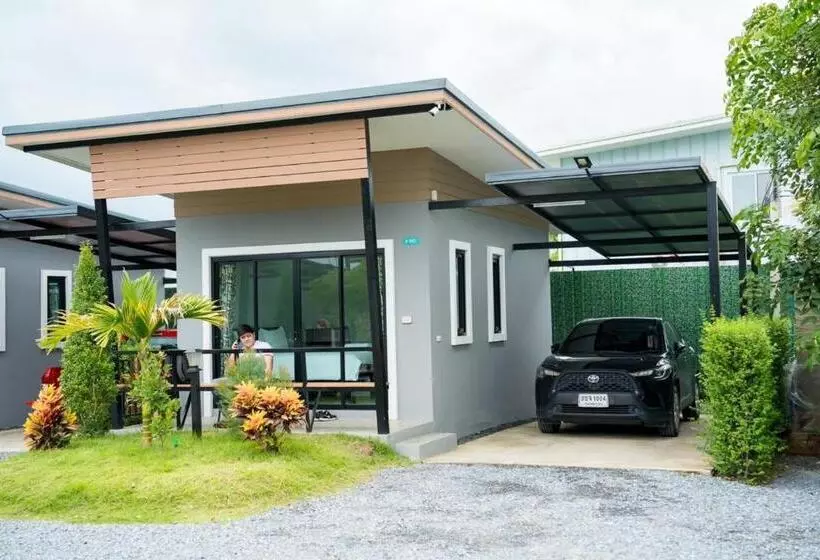 Meena Resort มีนารีสอร์ท