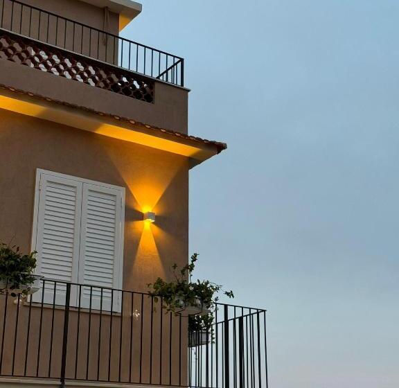 Пансион Avi Rooms