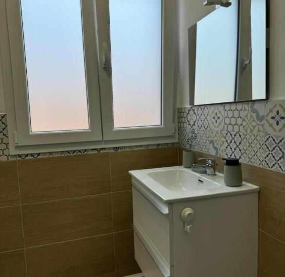 Пансион Avi Rooms