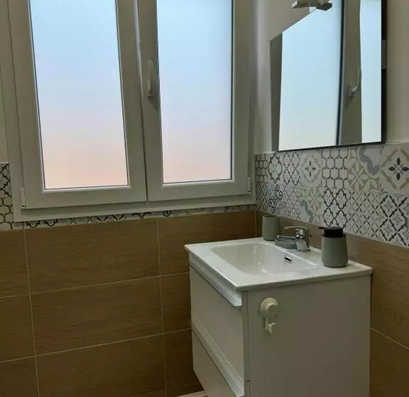 پانسیون Avi Rooms