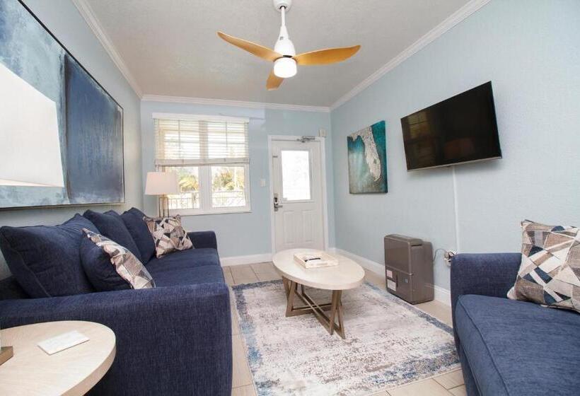 Курорт Clearwater Beach Suites #103