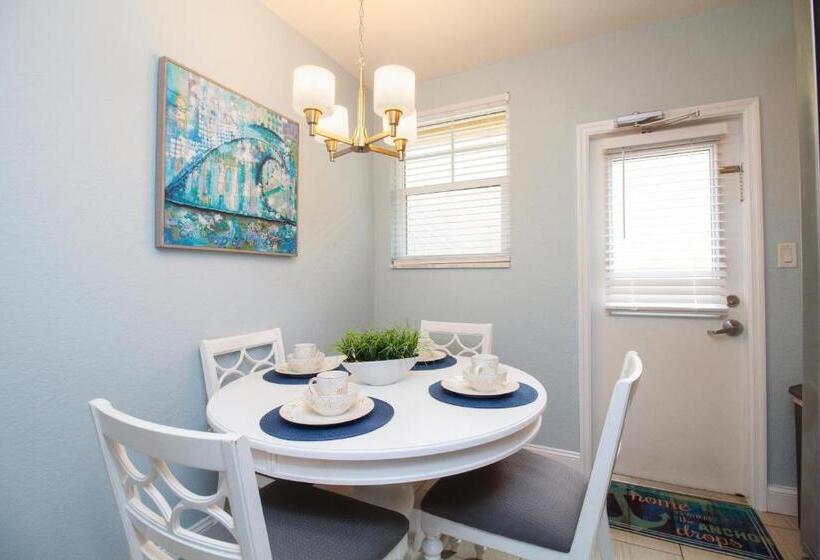 Курорт Clearwater Beach Suites #103