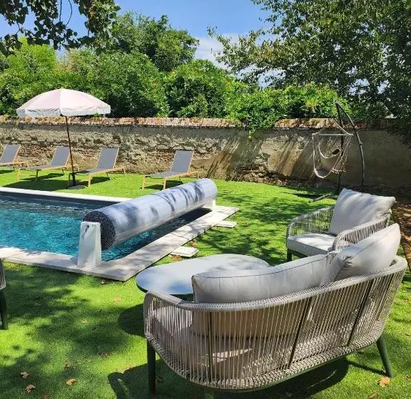 Aamiaismajoitus (B&B) Chambres Hote Le Clos 26