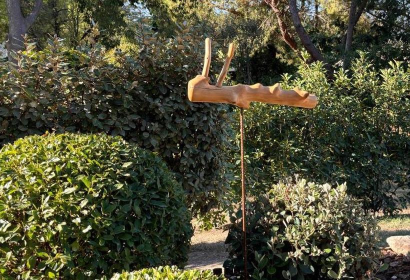 تختخواب و صبحانه La Suite Gordes