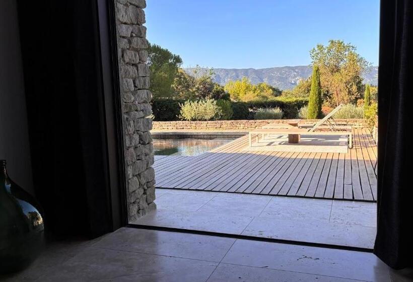 تختخواب و صبحانه La Suite Gordes